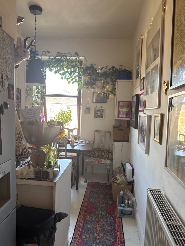 Room Dumbarton Road in Glasgow