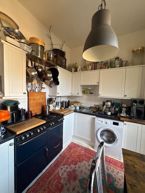 Room Dumbarton Road in Glasgow