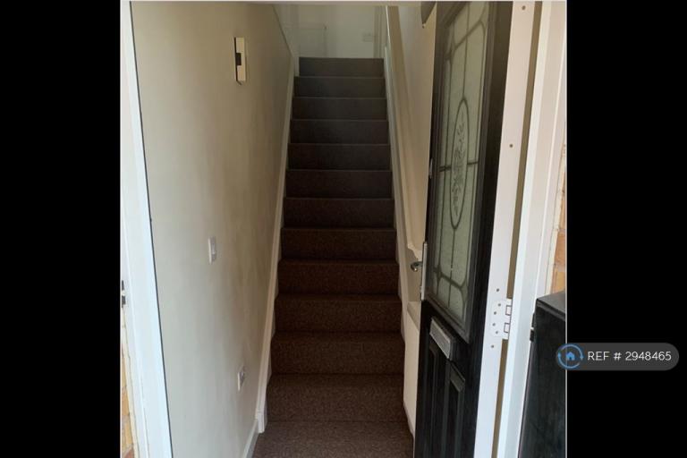 House Stackyard Close in Leicester Forest East