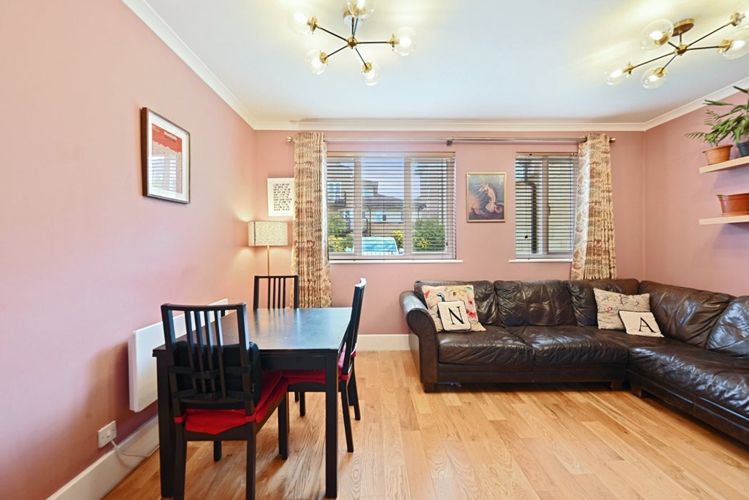 Flat Kingsland Road in Greater London