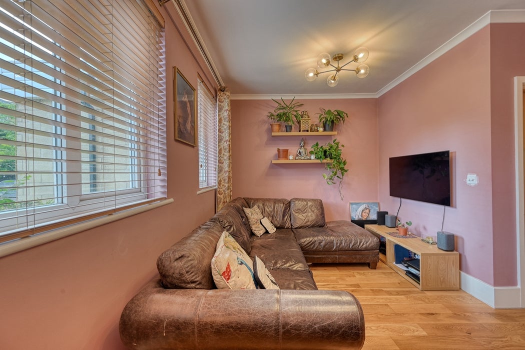 Flat Kingsland Road in Greater London