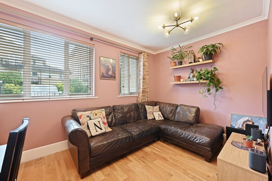 Flat Kingsland Road in Greater London