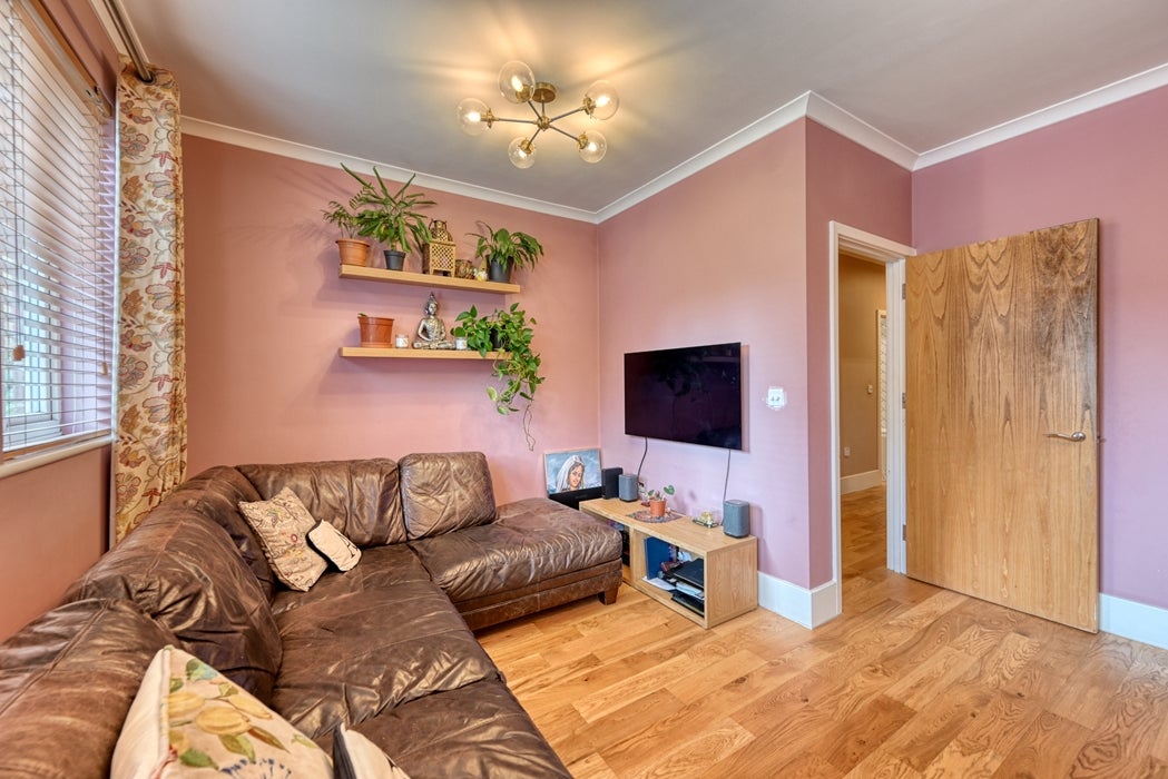 Flat Kingsland Road in Greater London