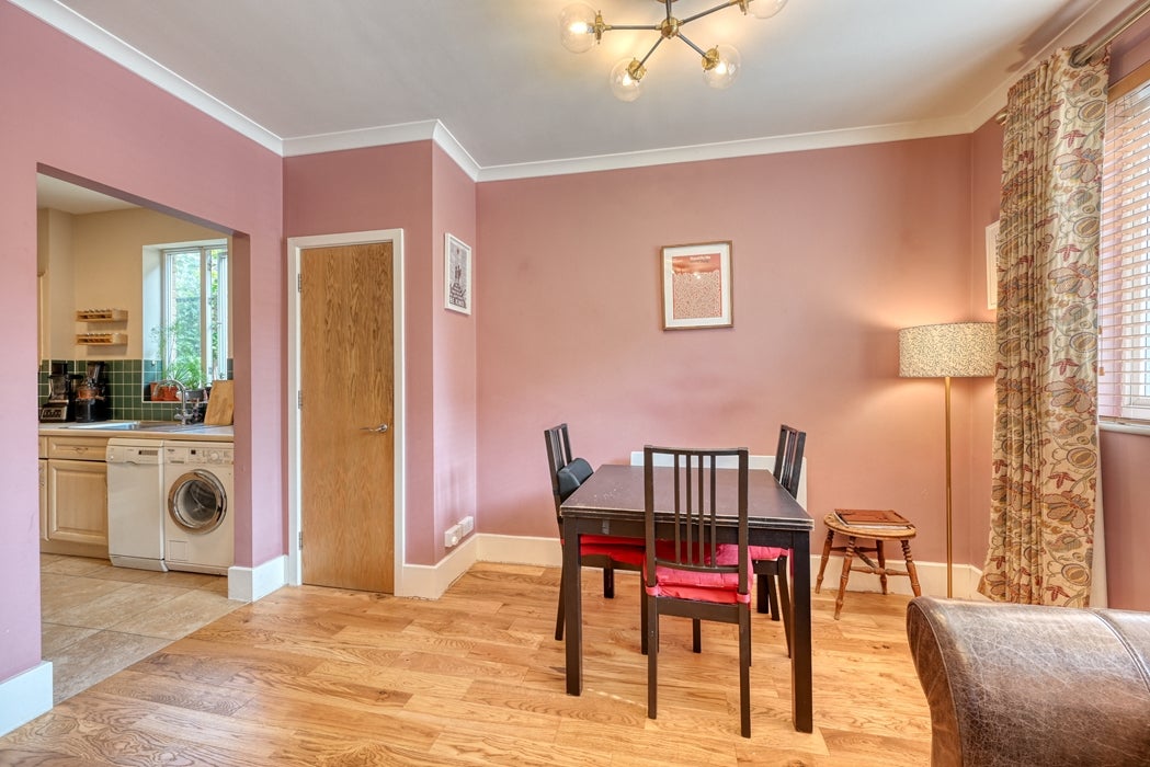 Flat Kingsland Road in Greater London