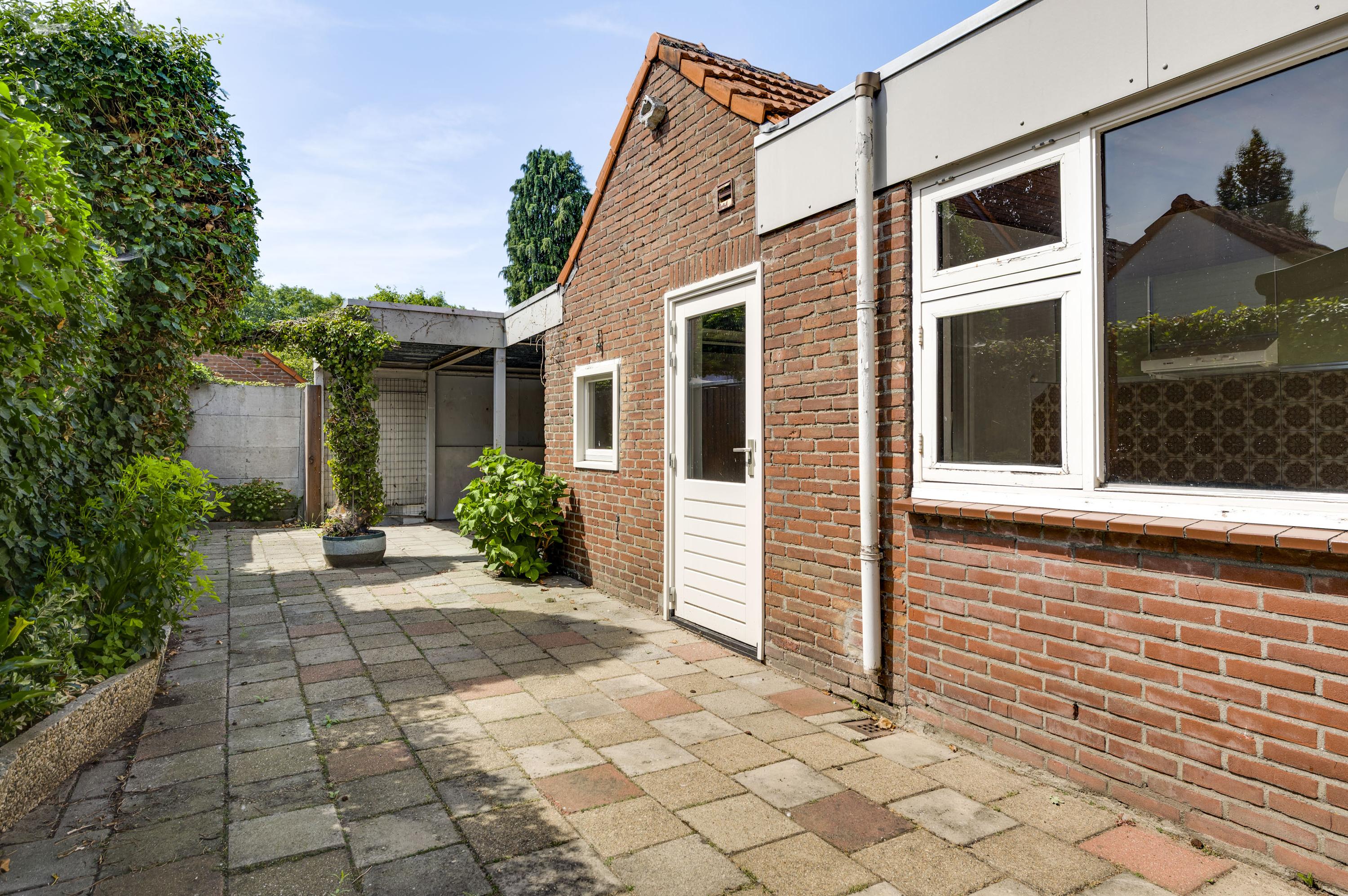Tussenwoning te koop: Gulikstraat 35, Weert