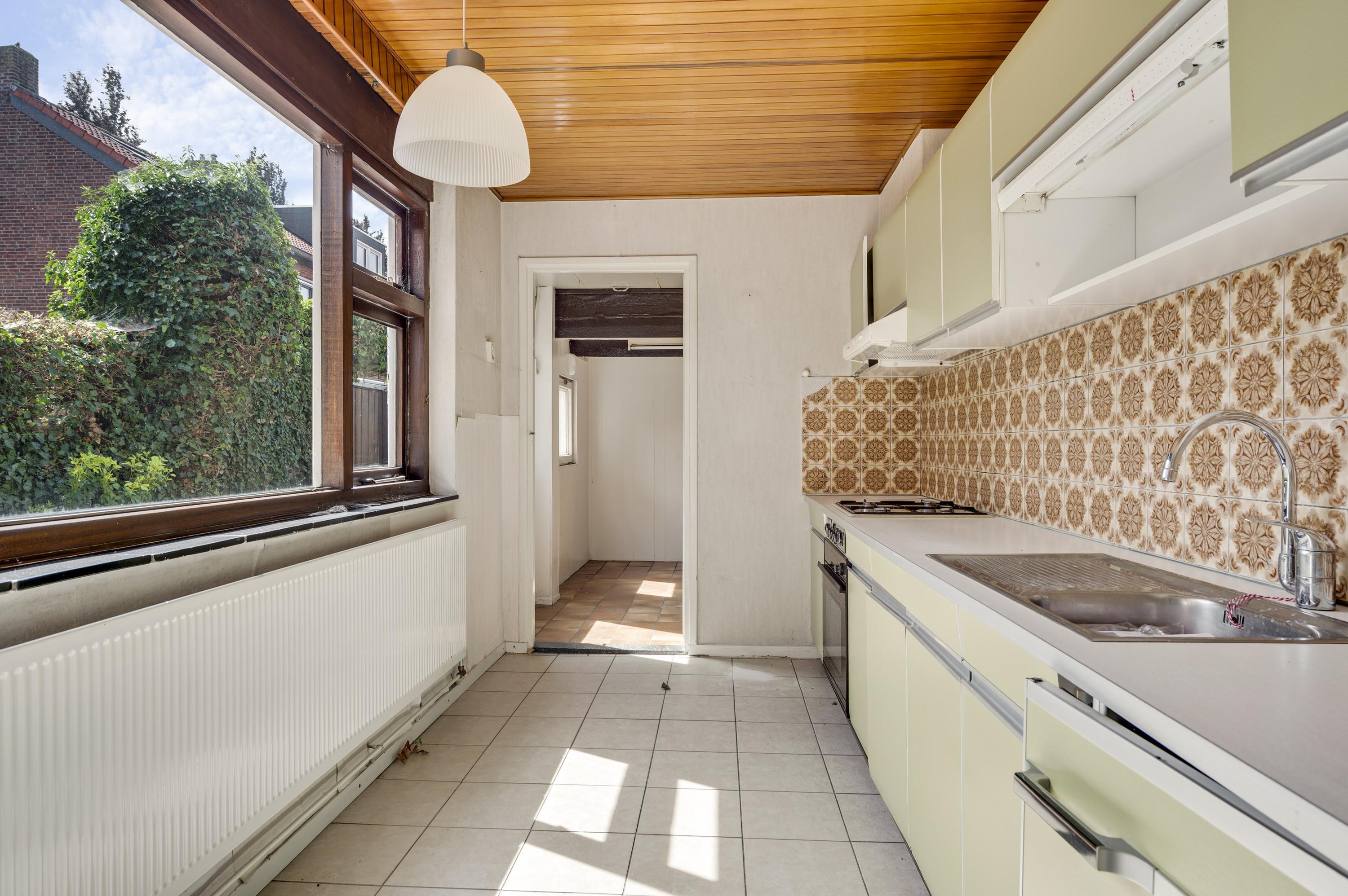 Tussenwoning te koop: Gulikstraat 35, Weert