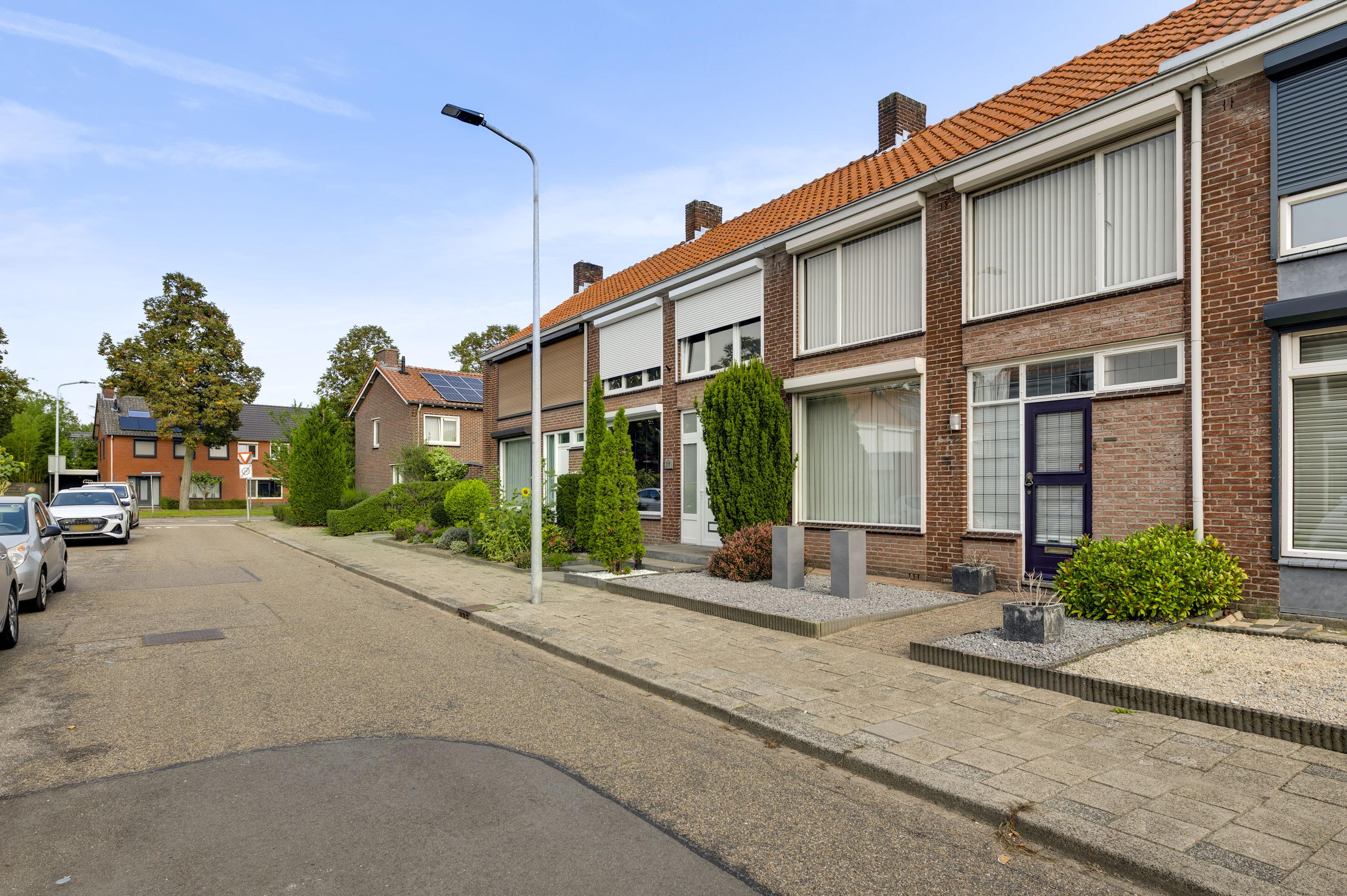 Tussenwoning te koop: Kapittelstraat 22, Weert