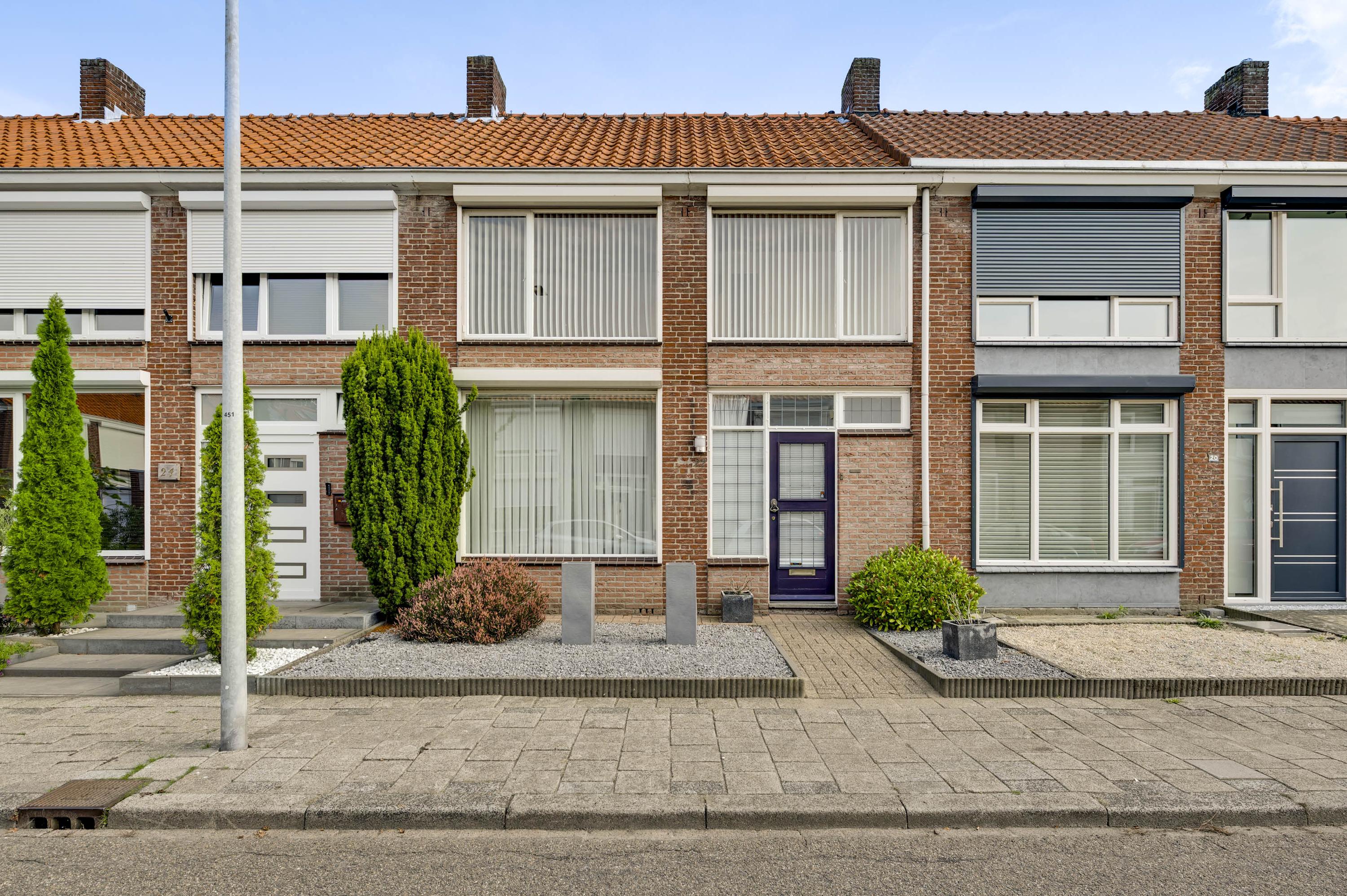 Tussenwoning te koop: Kapittelstraat 22, Weert