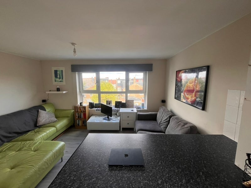 Room Milton Road in Greater London