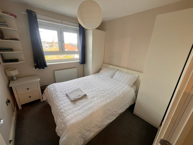 Room Milton Road in Greater London