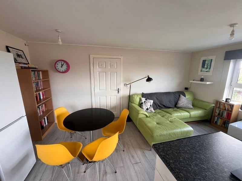 Room Milton Road in Greater London