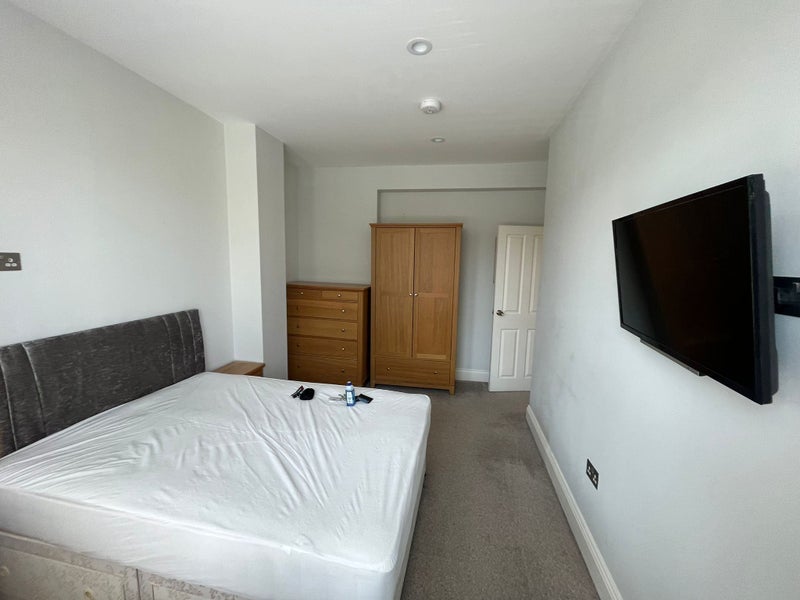 Room Bollo Bridge Road in Greater London