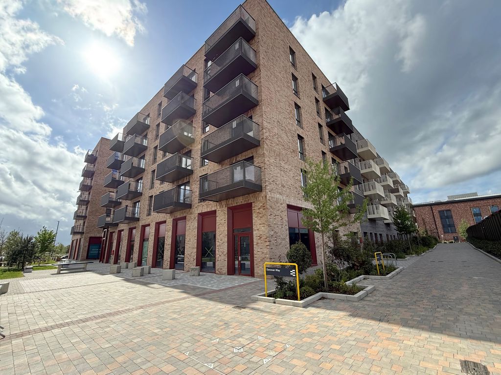 Flat Hargrave Drive in Greater London