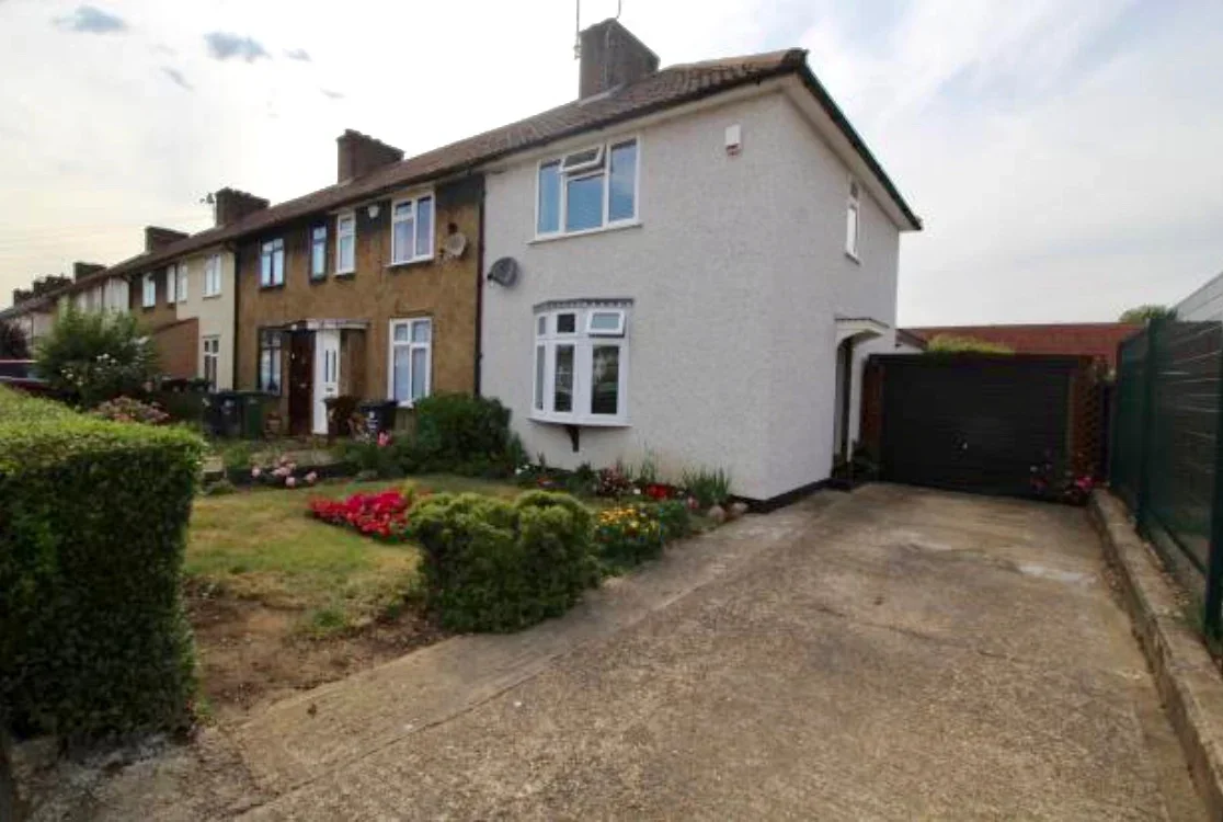 House Davington Road in Greater London