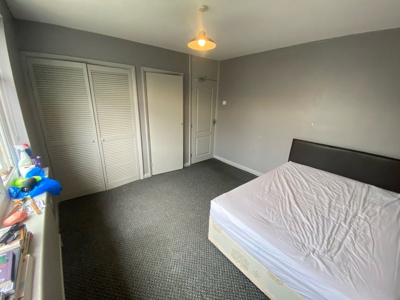 Room Cranbrook Road in Greater London