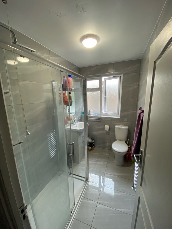 Room Cranbrook Road in Greater London