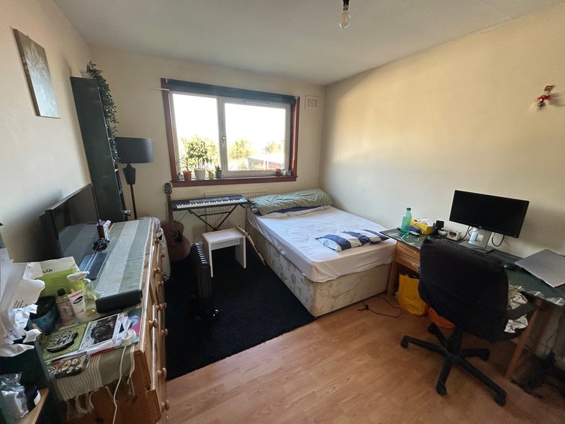 Room Inglis Green Road in City of Edinburgh