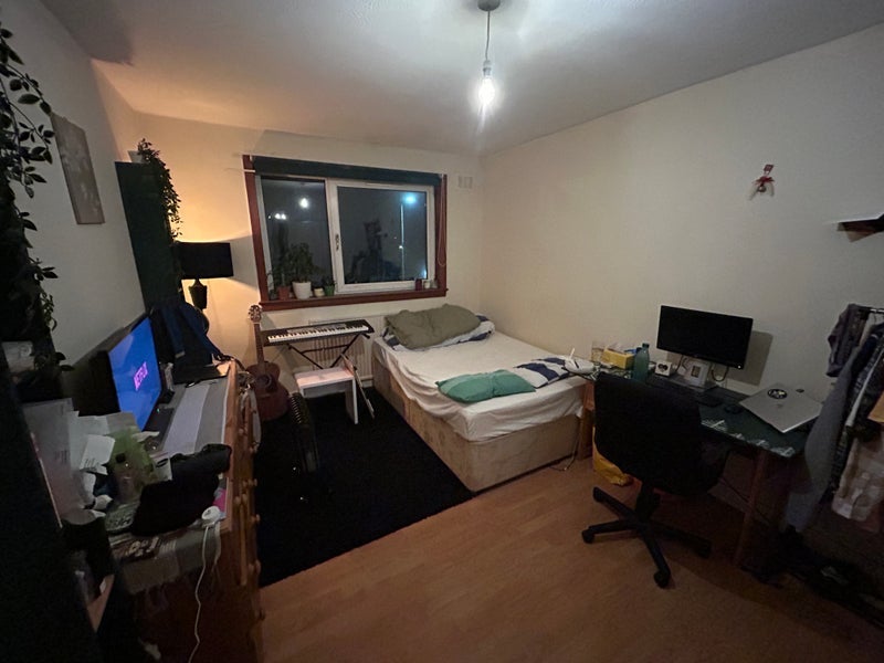 Room Inglis Green Road in City of Edinburgh