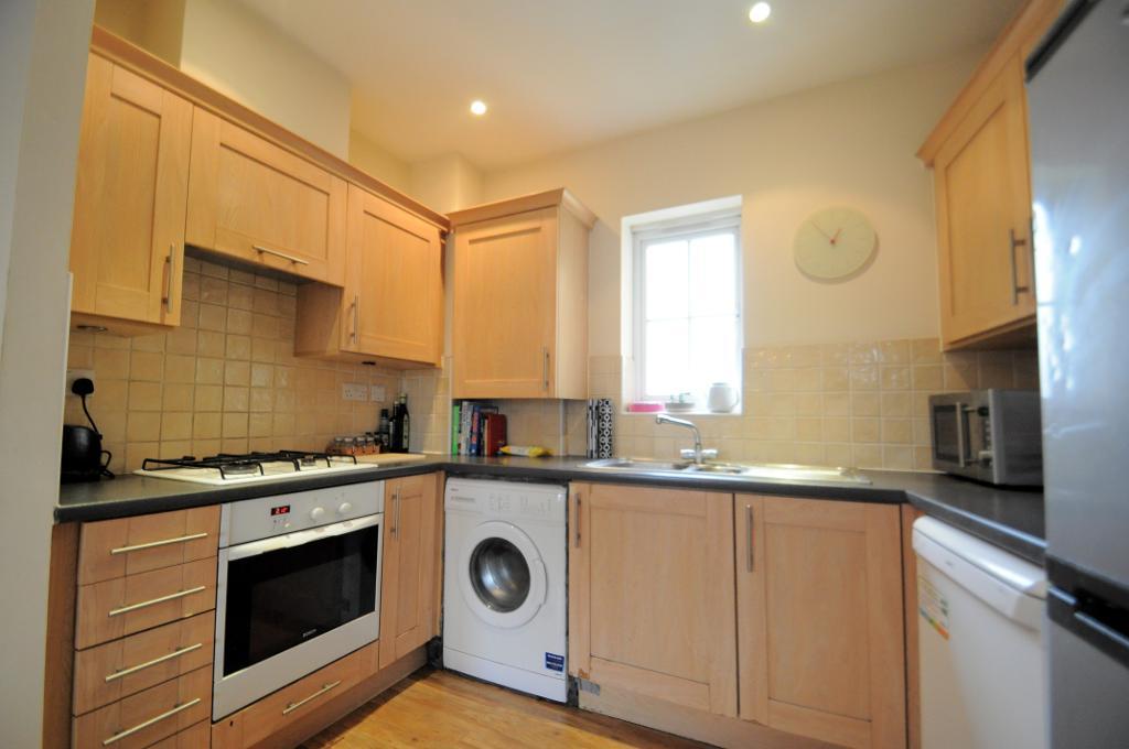 Flat Kelly Avenue in Greater London