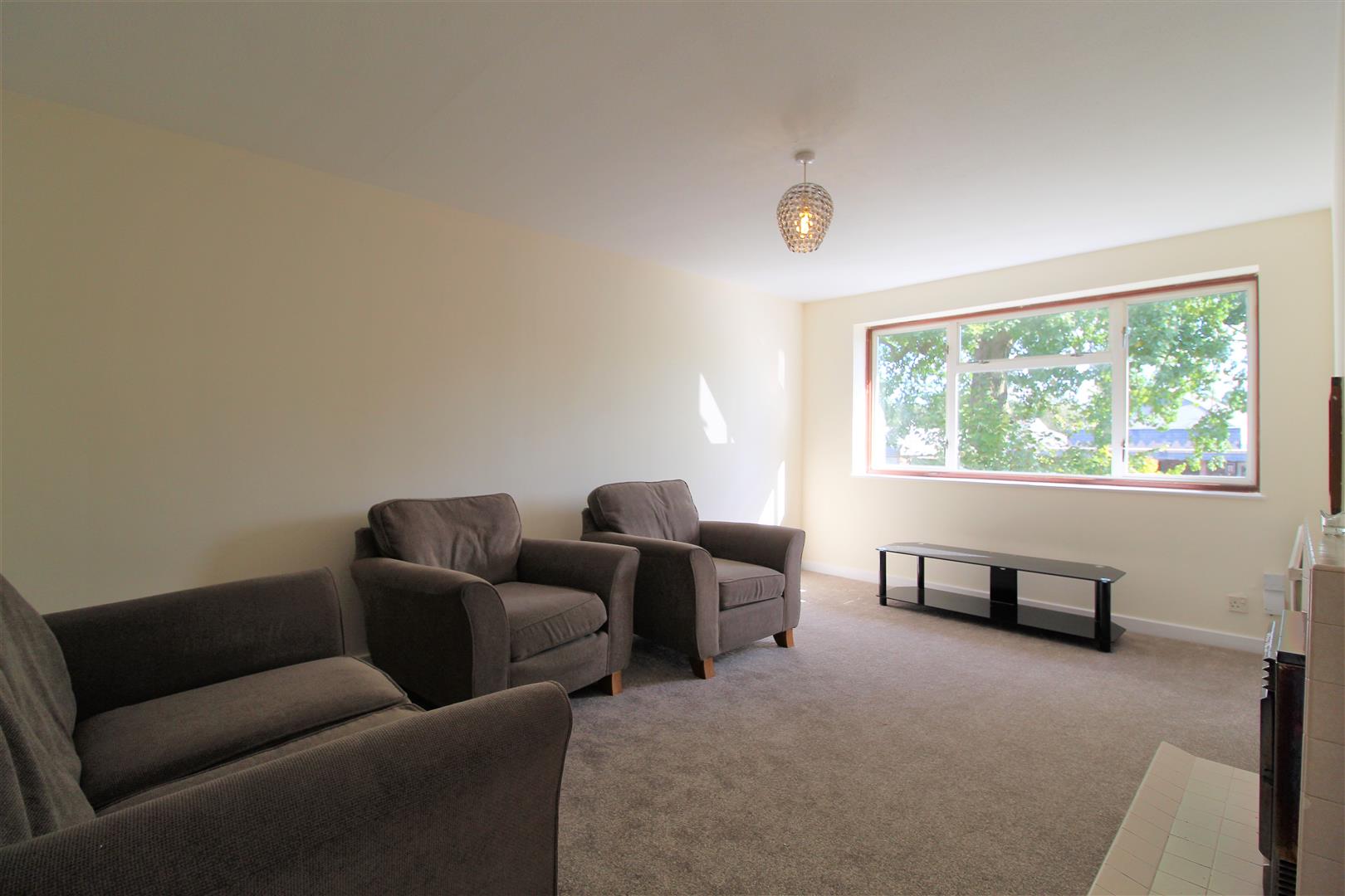 Flat Pampisford Road in Greater London