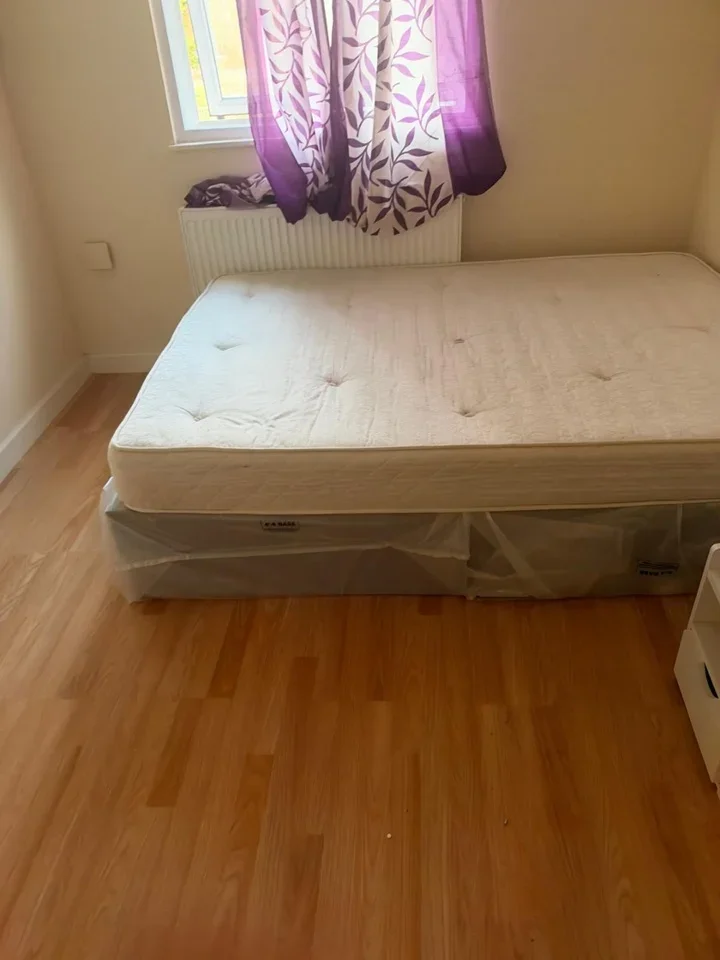 Room Sheldrake Close in Greater London
