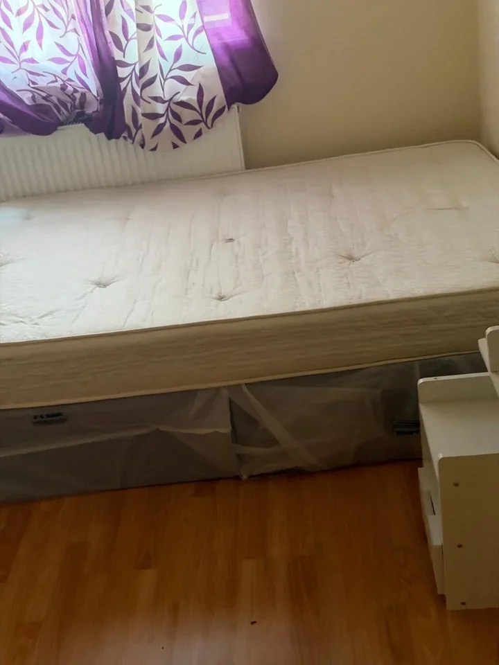Room Sheldrake Close in Greater London
