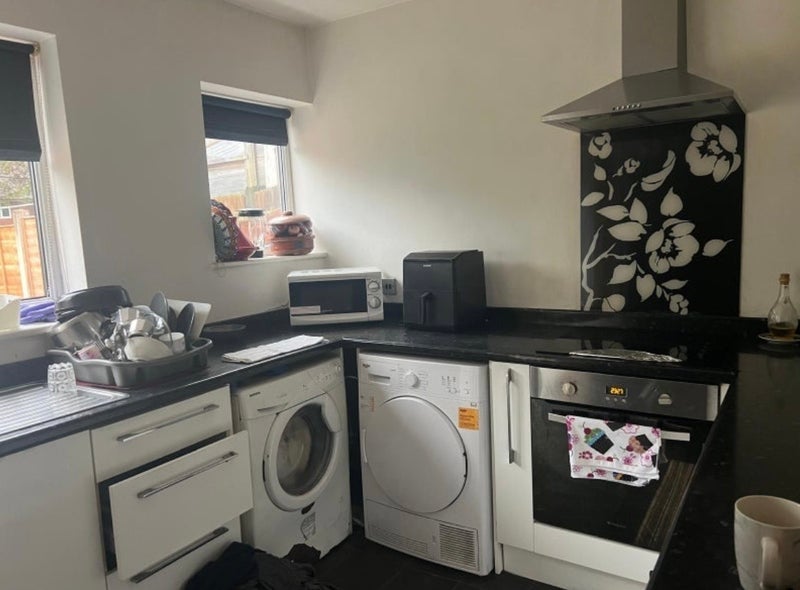 Room Elmore Road in Birmingham