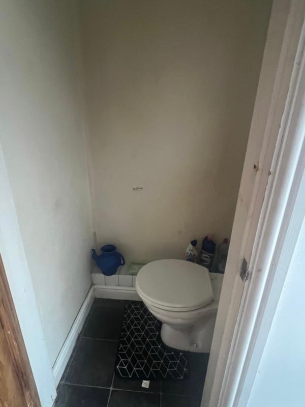 Room Elmore Road in Birmingham