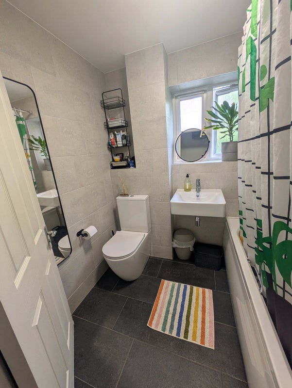 Room Upper Tulse Hill in Greater London