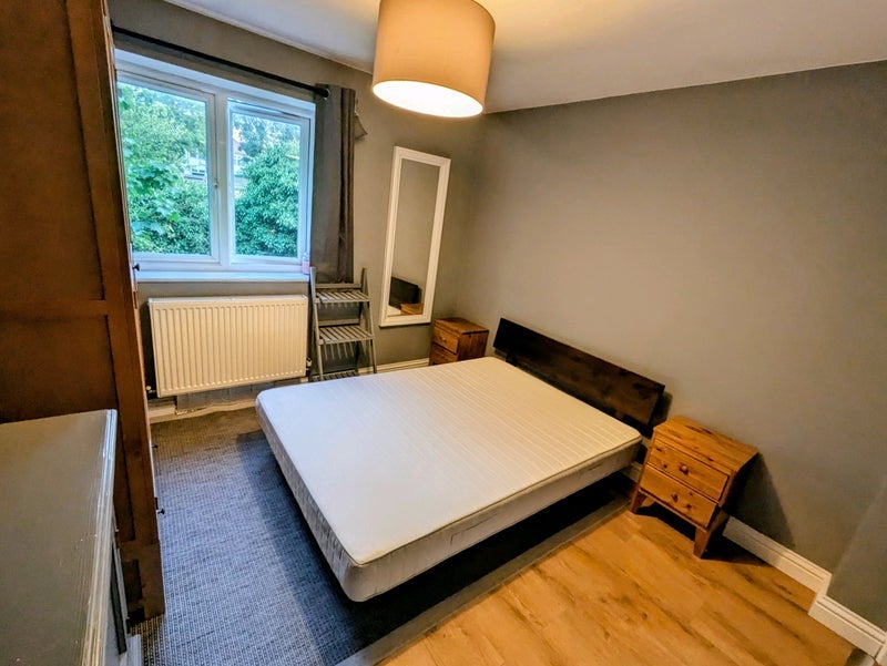 Room Upper Tulse Hill in Greater London