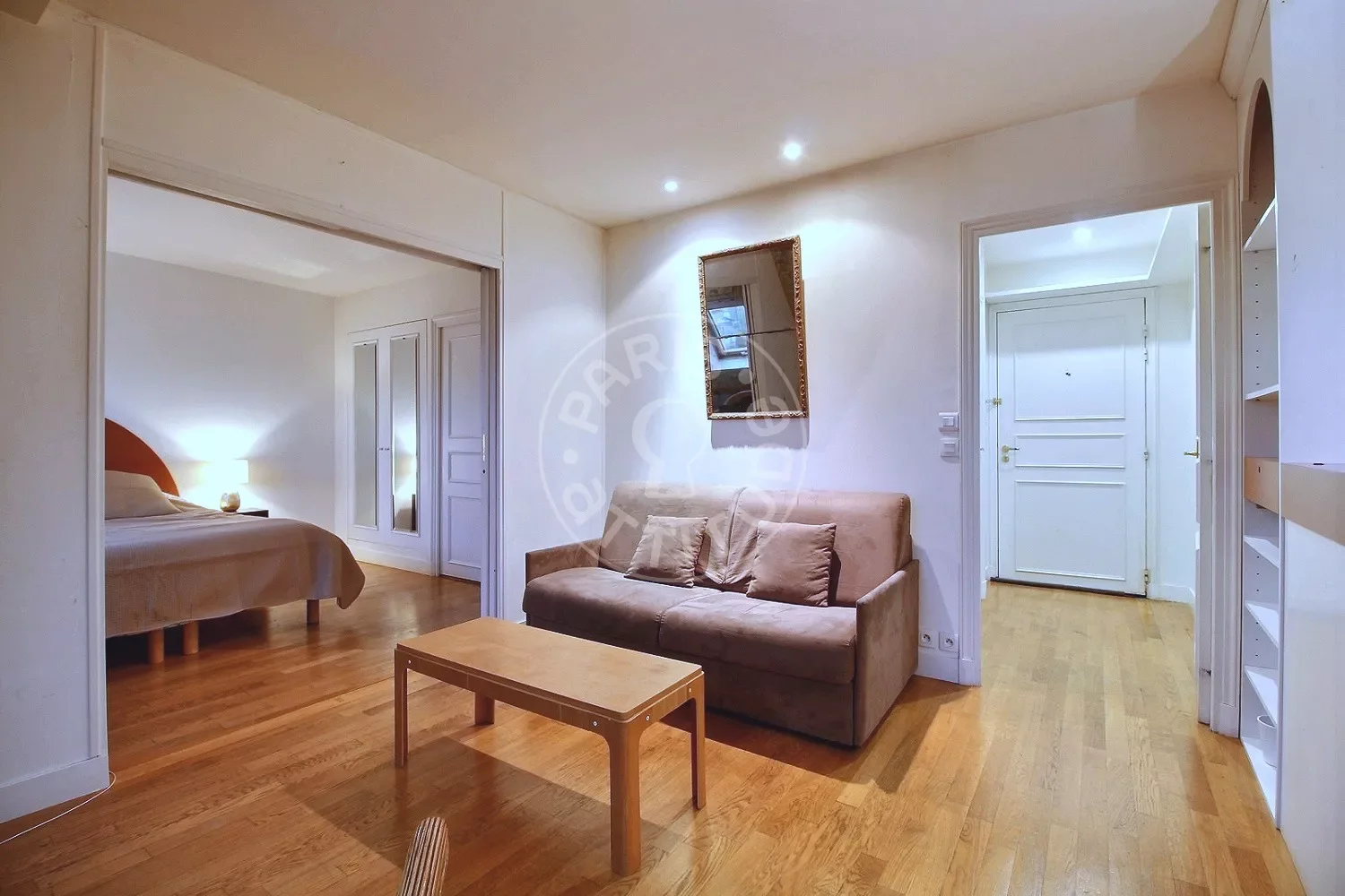 Flat Place des Ternes in Paris