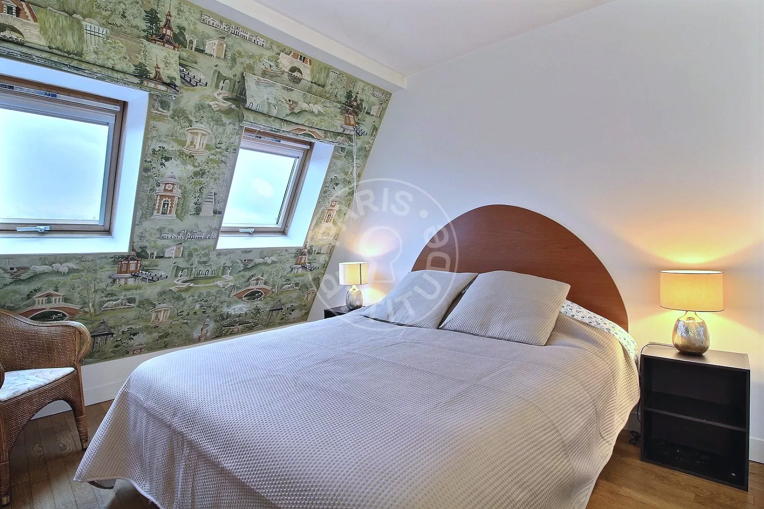 Flat Place des Ternes in Paris