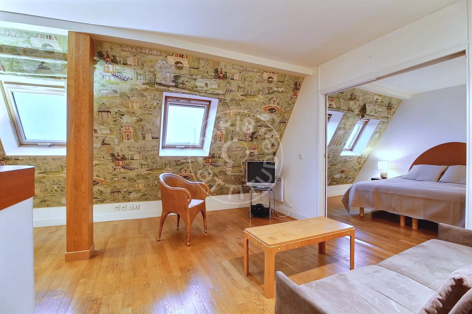 Flat Place des Ternes in Paris