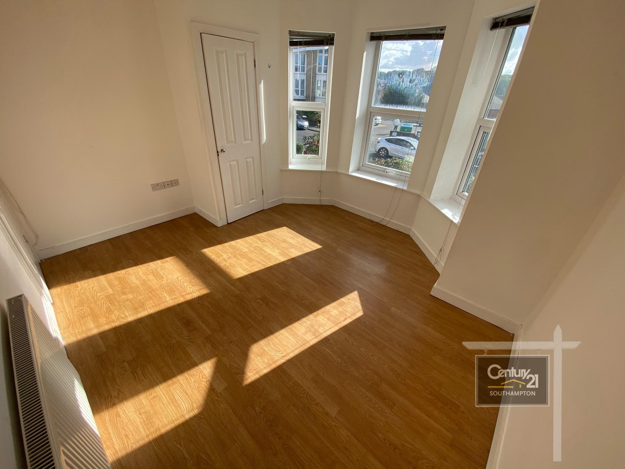 Flat Winchester Road in Southampton