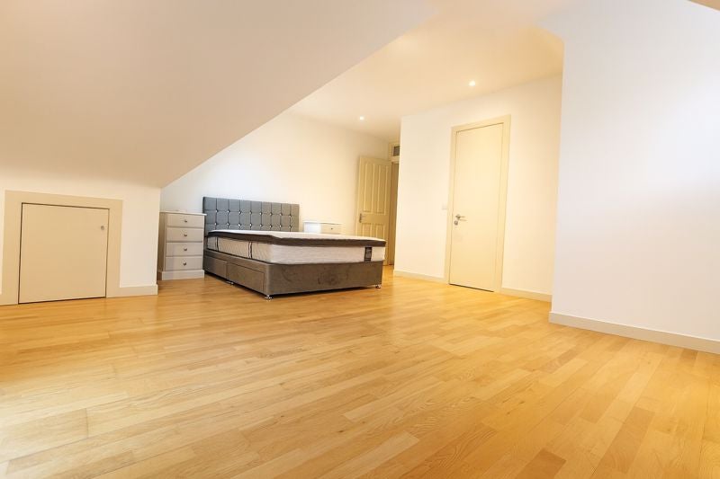 Flat Bourne Road in Greater London