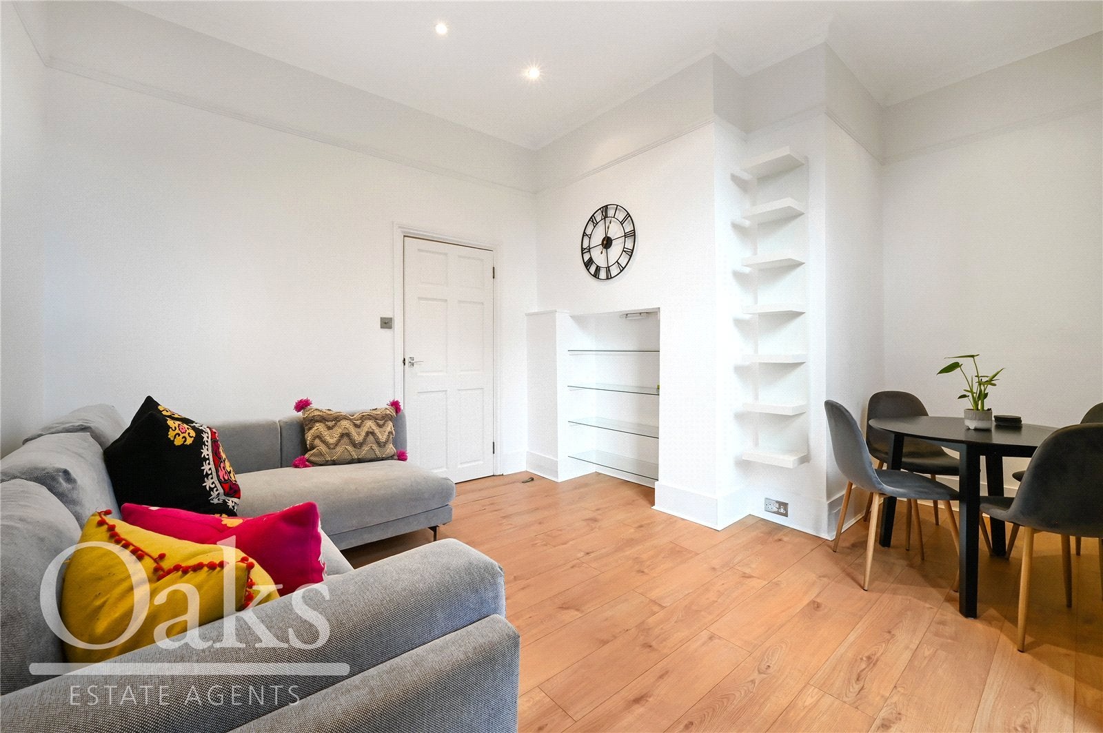Flat Palace Road in Greater London