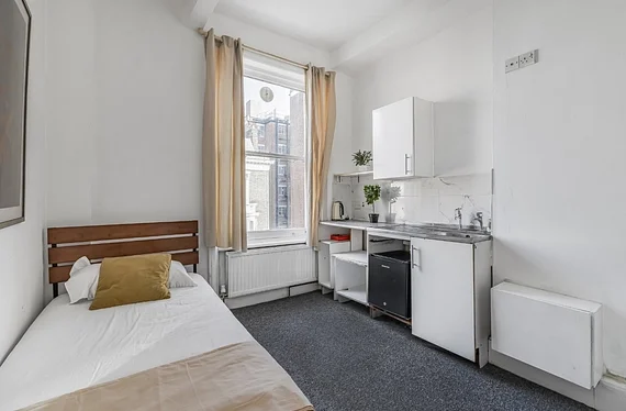 Room Challoner Street in Greater London
