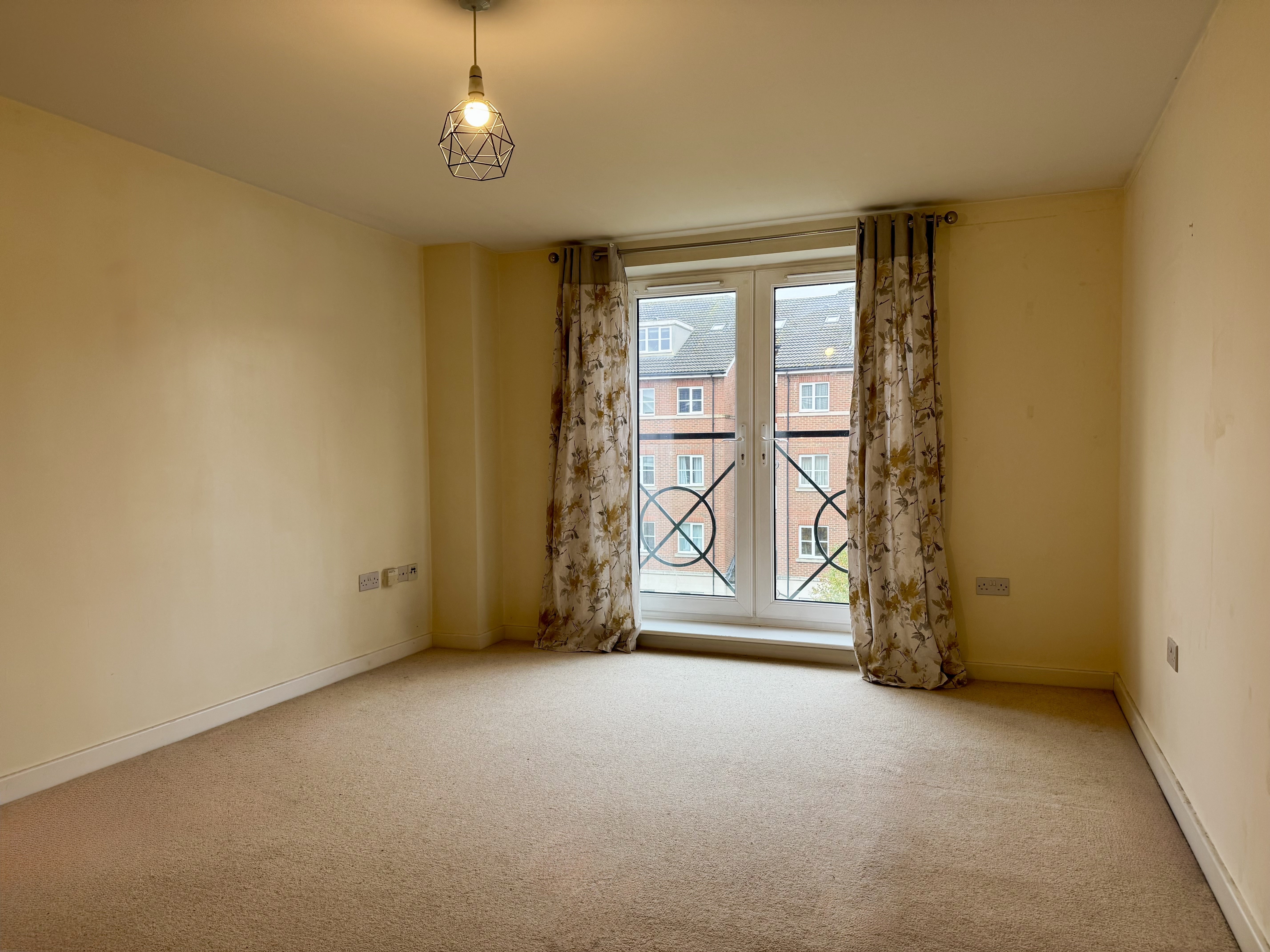 Flat Viridian Square in Aylesbury