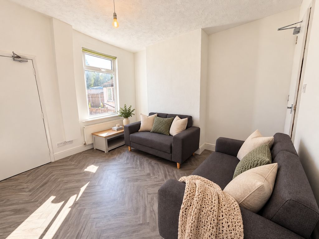 Room Beeston Road in Nottingham