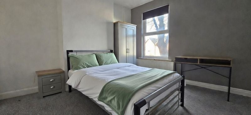 Room Beeston Road in Nottingham