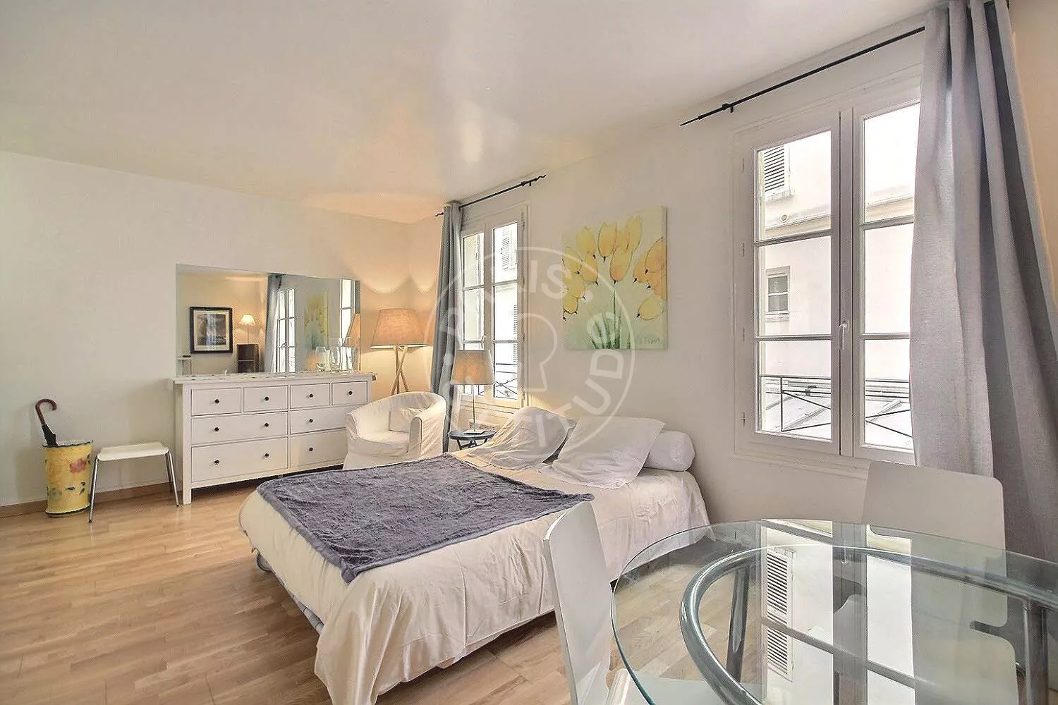 Flat Rue de Grenelle in Paris