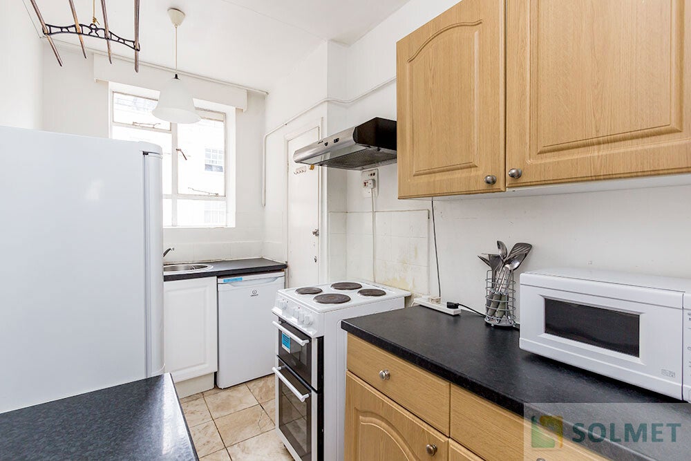 Flat Leinster Gardens in City of Westminster