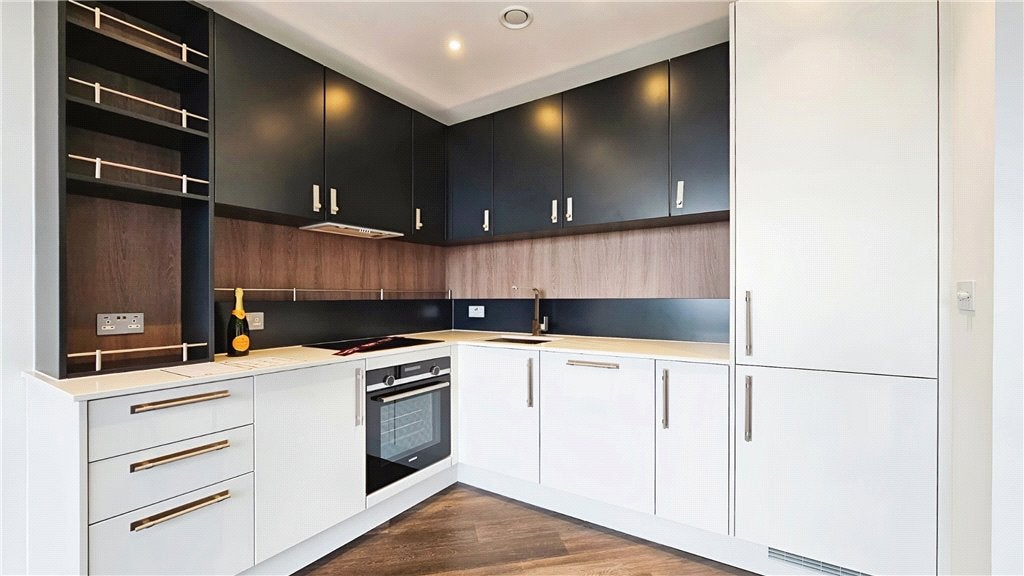 Flat London Road in Borough of Spelthorne