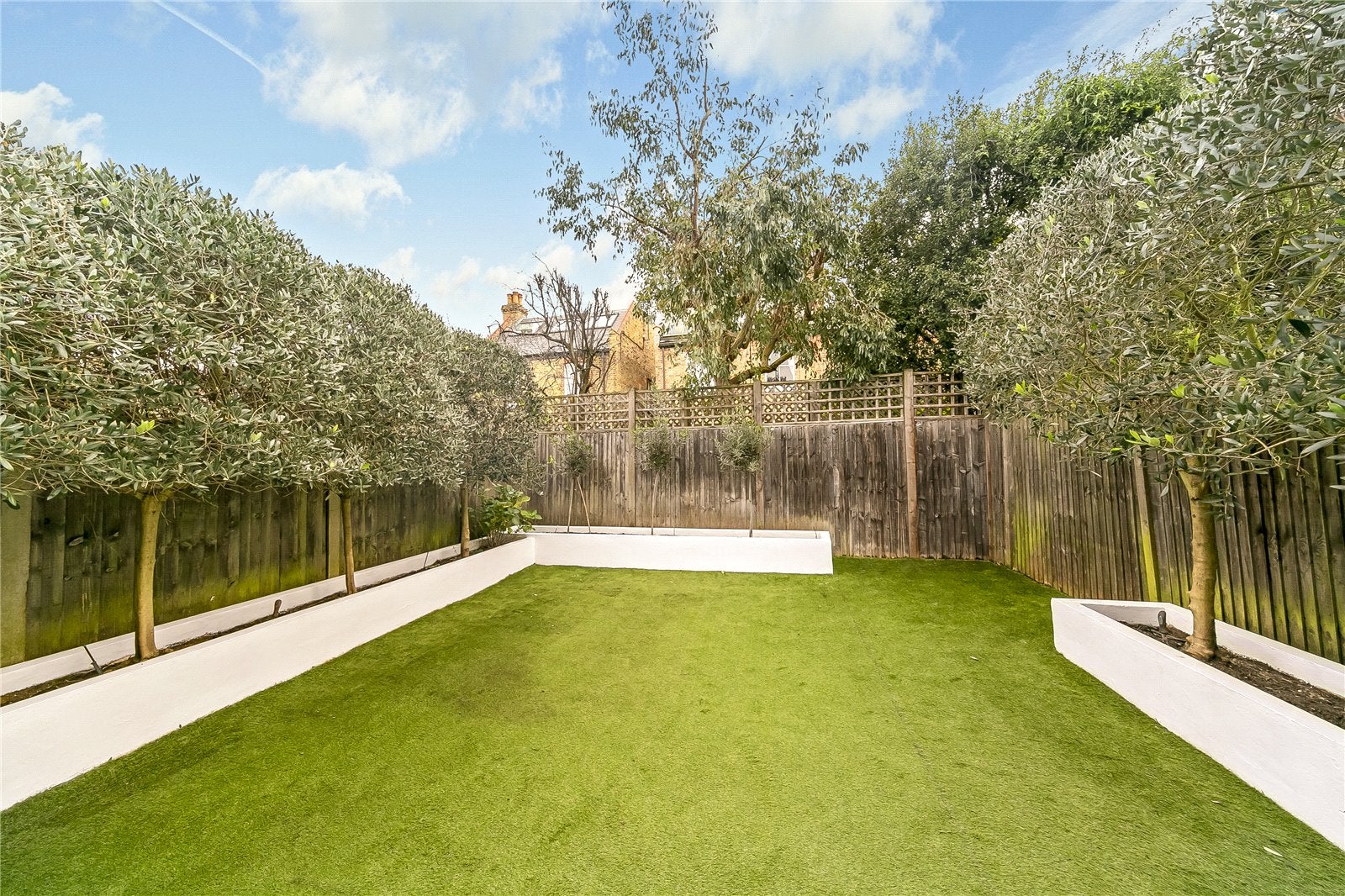 Flat Morley Road in Greater London
