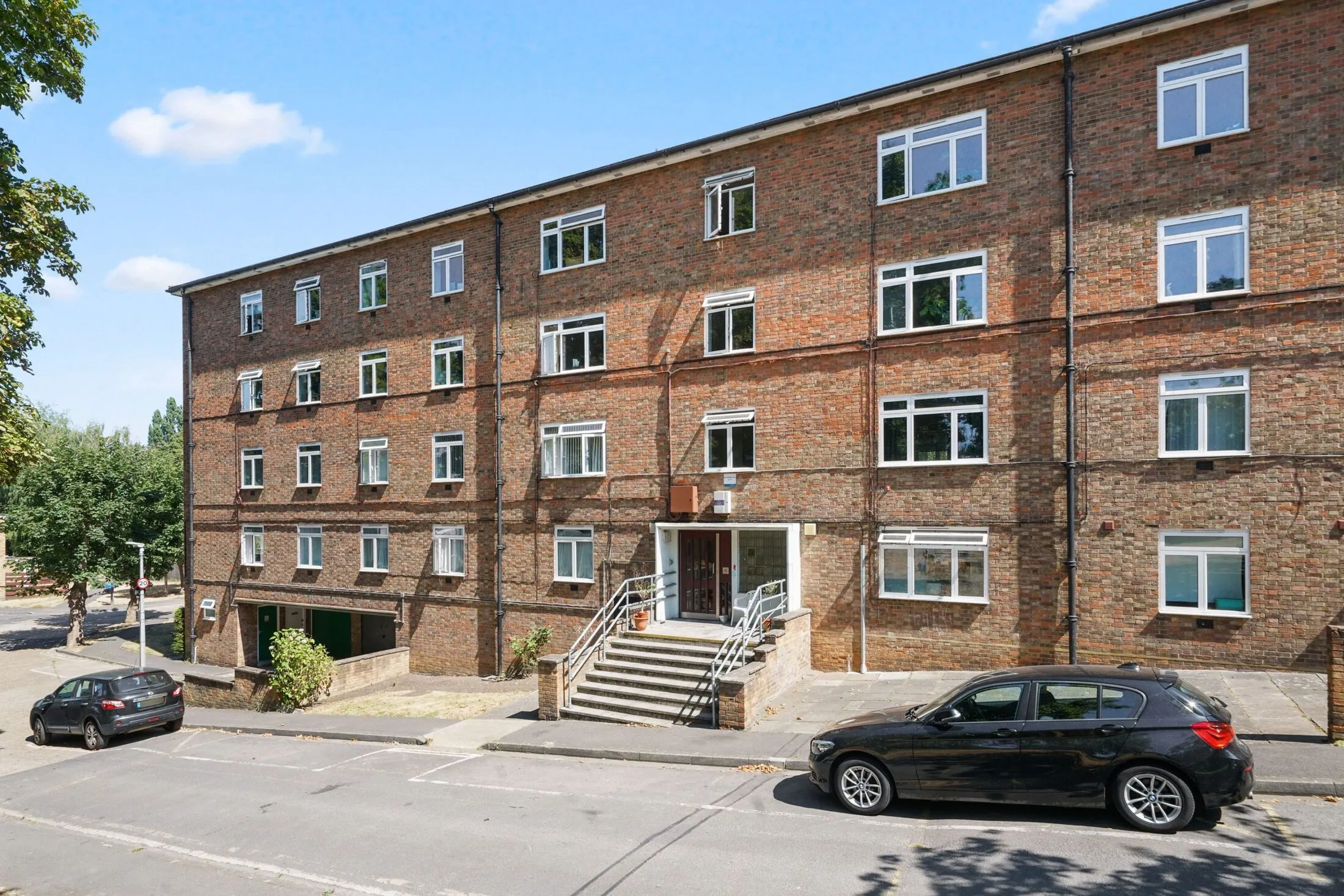 Flat Lapse Wood Walk in Greater London