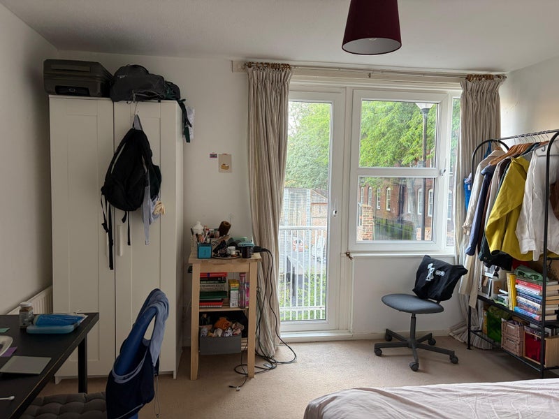 Room Armour Close in Greater London