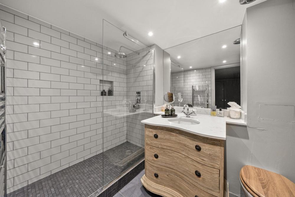 Flat Great Portland Street in City of Westminster