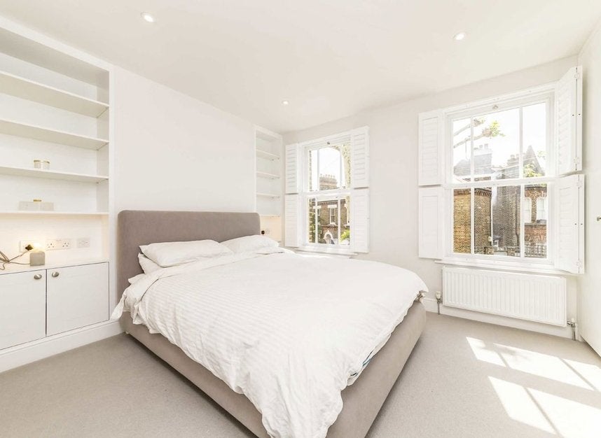 House Eversleigh Road in Greater London
