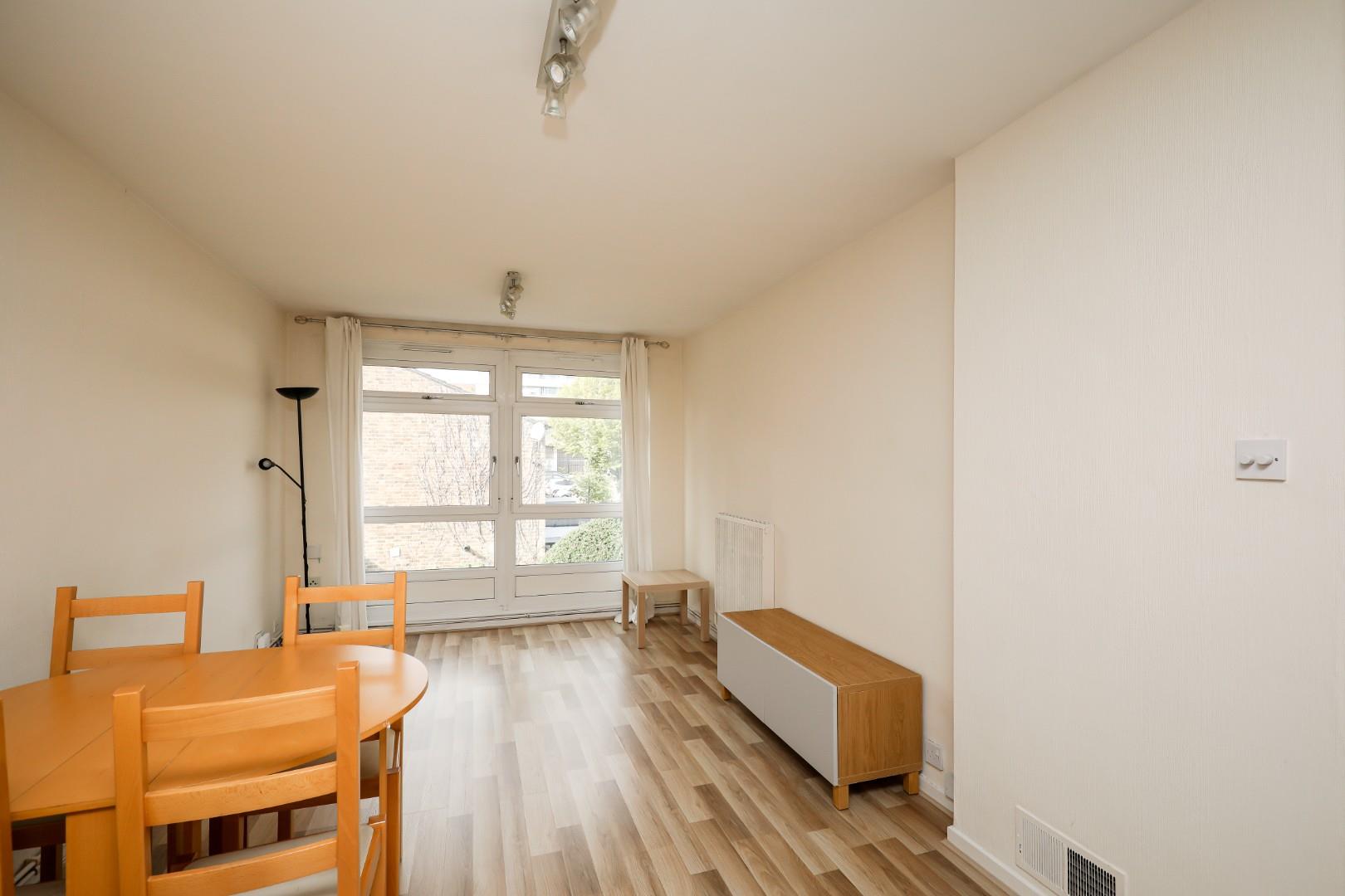 Flat Bell Drive in Greater London