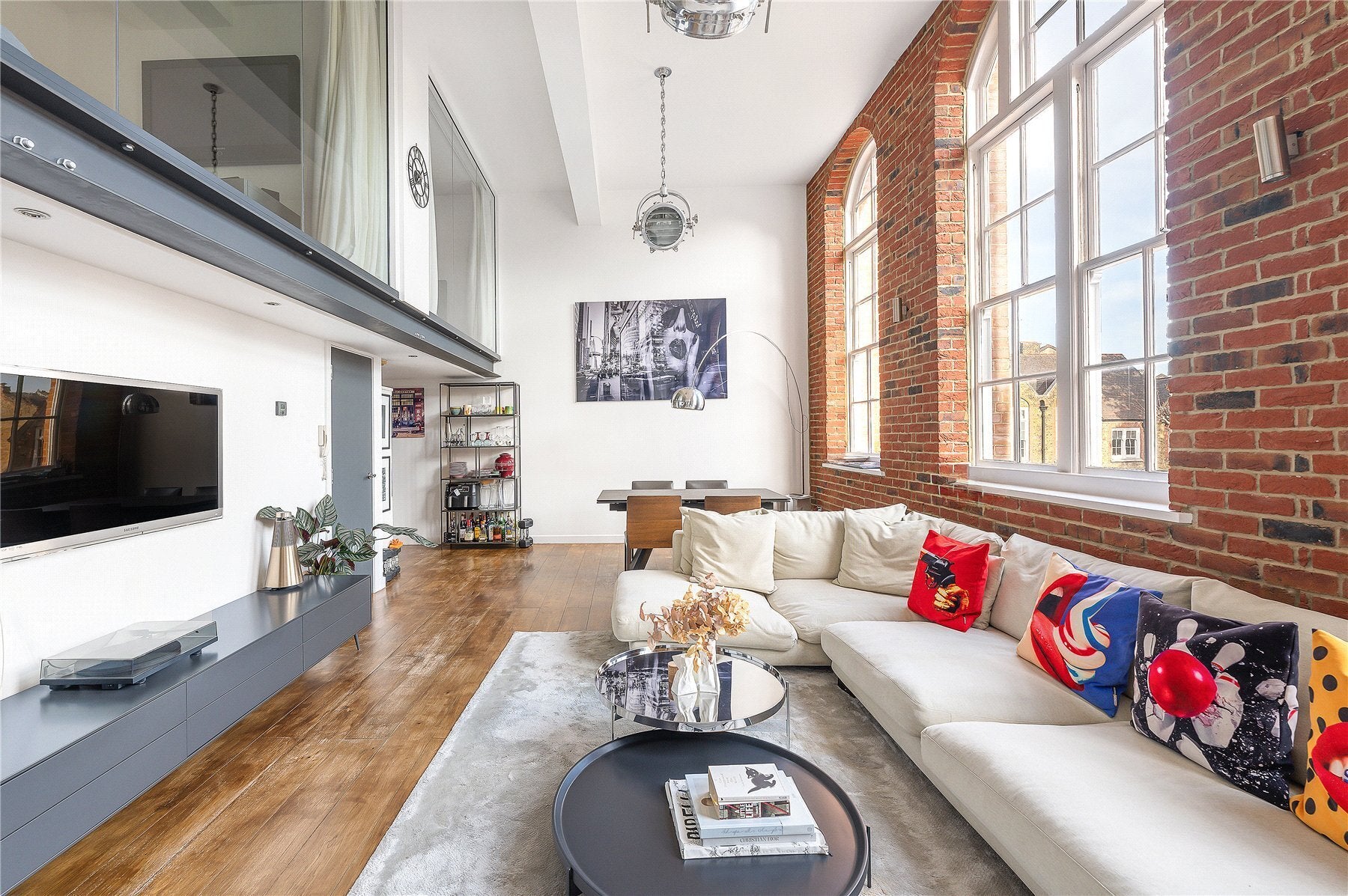 Flat Reed Place in Greater London